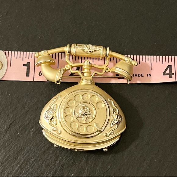 Vintage Stamped AJC Gold Tone Rotary Telephone Brooch - Picture 9 of 12